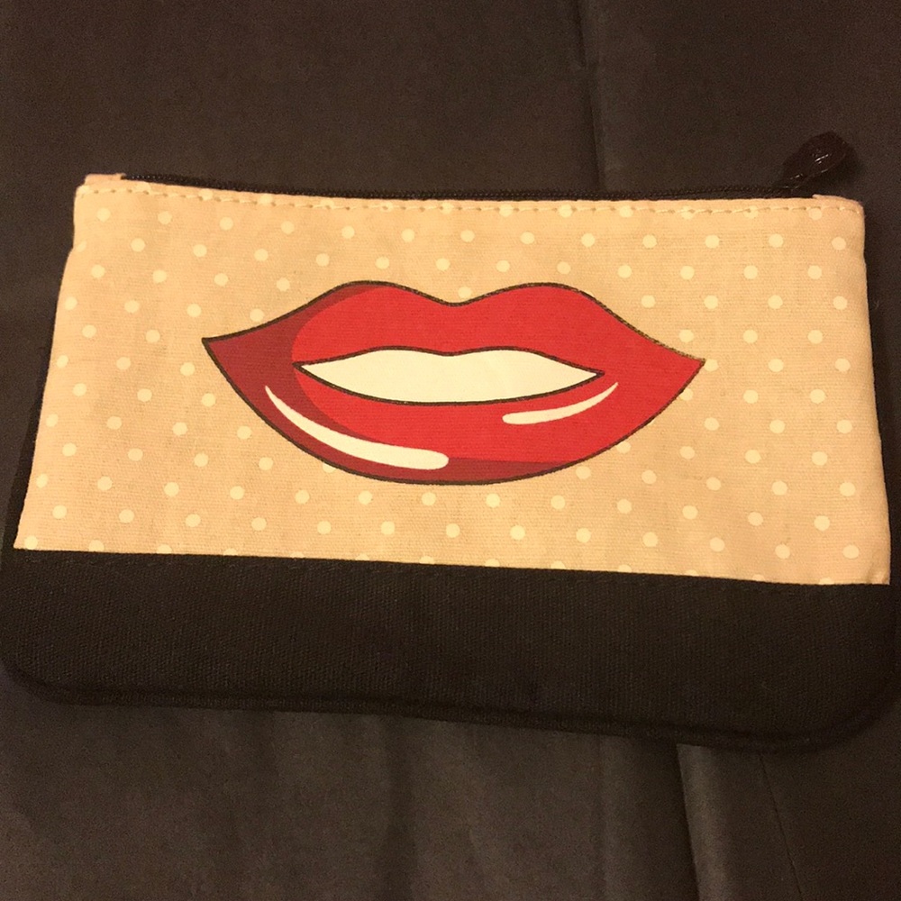 Ipsy Lips makeup bag